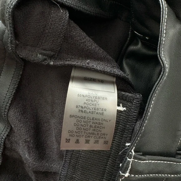 Maniere de Voir adjustable size faux leather - Picture 5 of 6